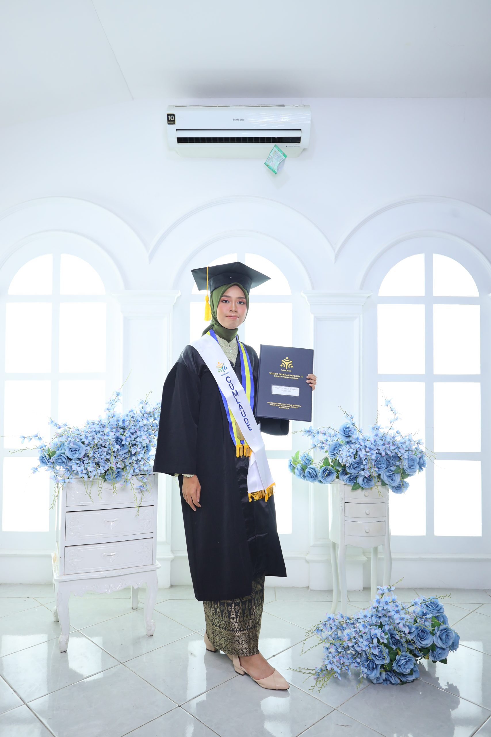 Edelweisa Aulia Syahrani Raih Predikat Wisudawan dengan IPK Tertinggi Poltek Nuklir 2025