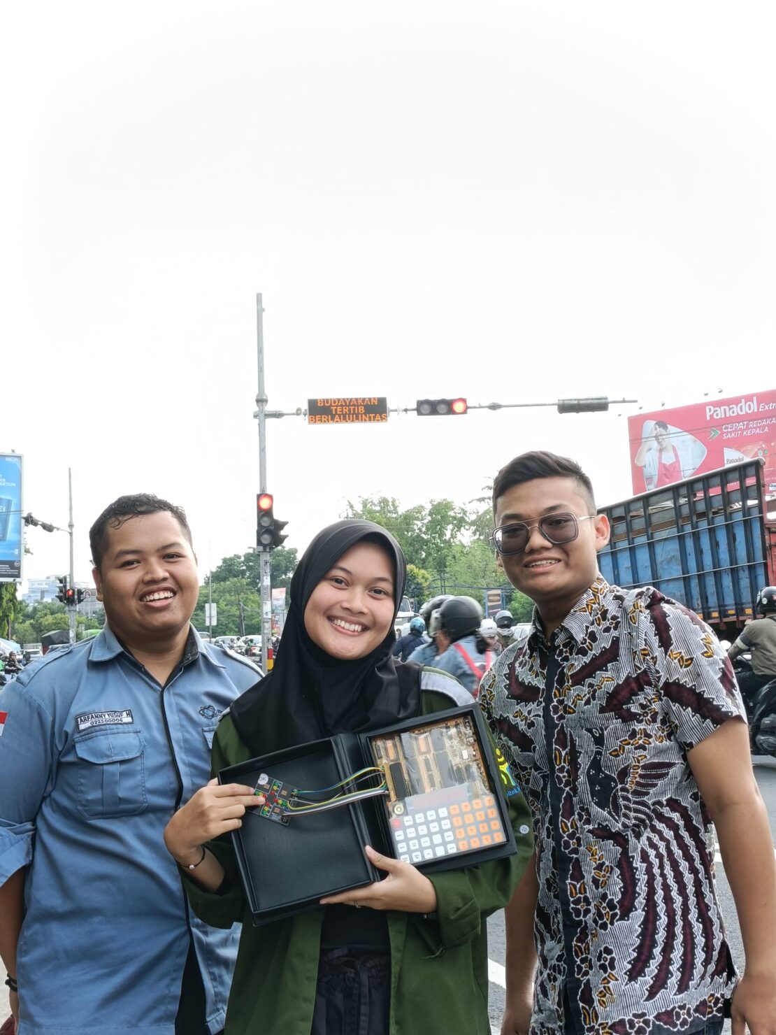 Praktikum Mikroprosesor, Mahasiswa Poltek Nuklir Buat Simulasi Pengaturan Traffic Light Wilayah Yogyakarta