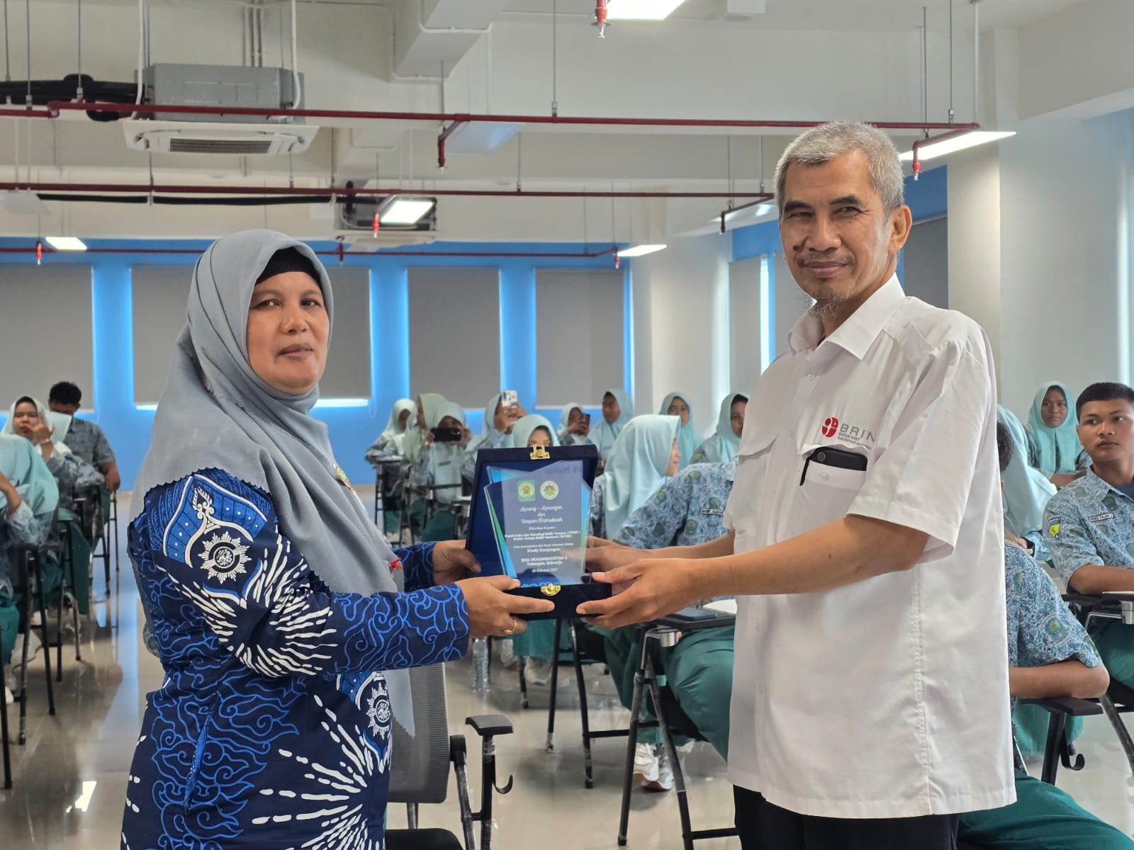 Belajar Aplikasi Nuklir, Siswa SMA Muhammadiyah 3 Tulangan Kunjungi Poltek Nuklir