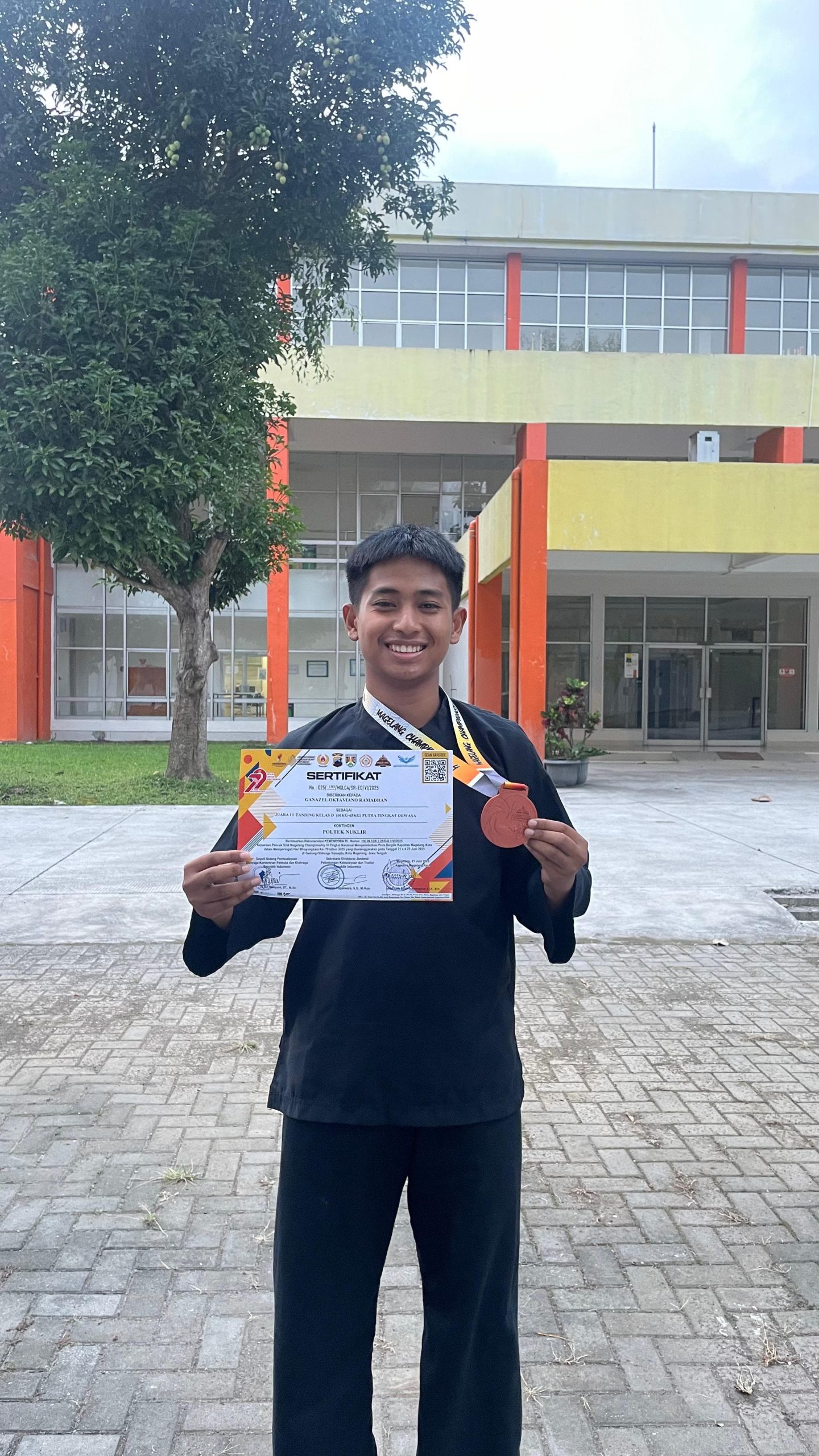 Raih Juara III Kejuaran Pencak Silat, Mahasiswa Poltek Nuklir Ukir Prestasi Bidang Non Akademik