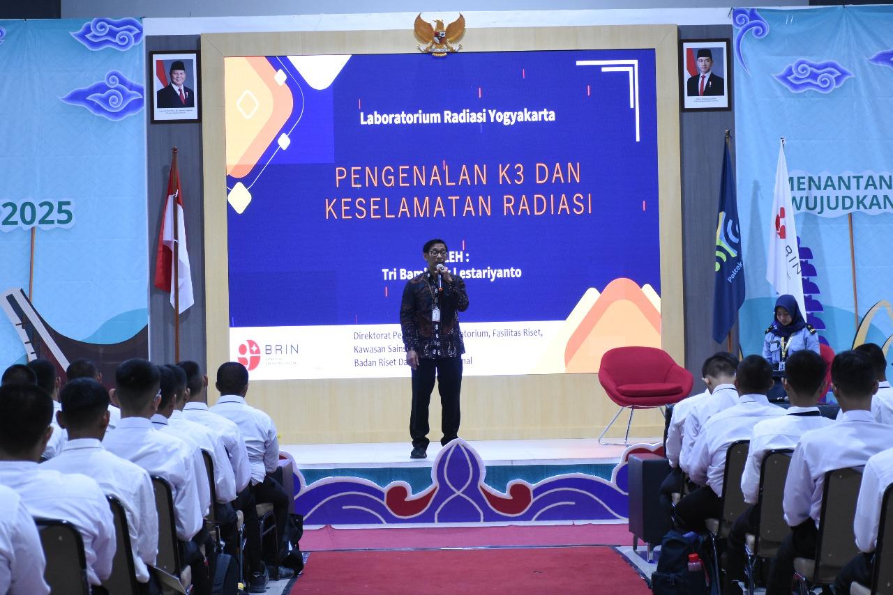 POSTER 2025 Resmi Dibuka, Mahasiswa Baru Poltek Nuklir Dibekali Wawasan Kebangsaan, Keselamatan, dan Pengenalan Prodi