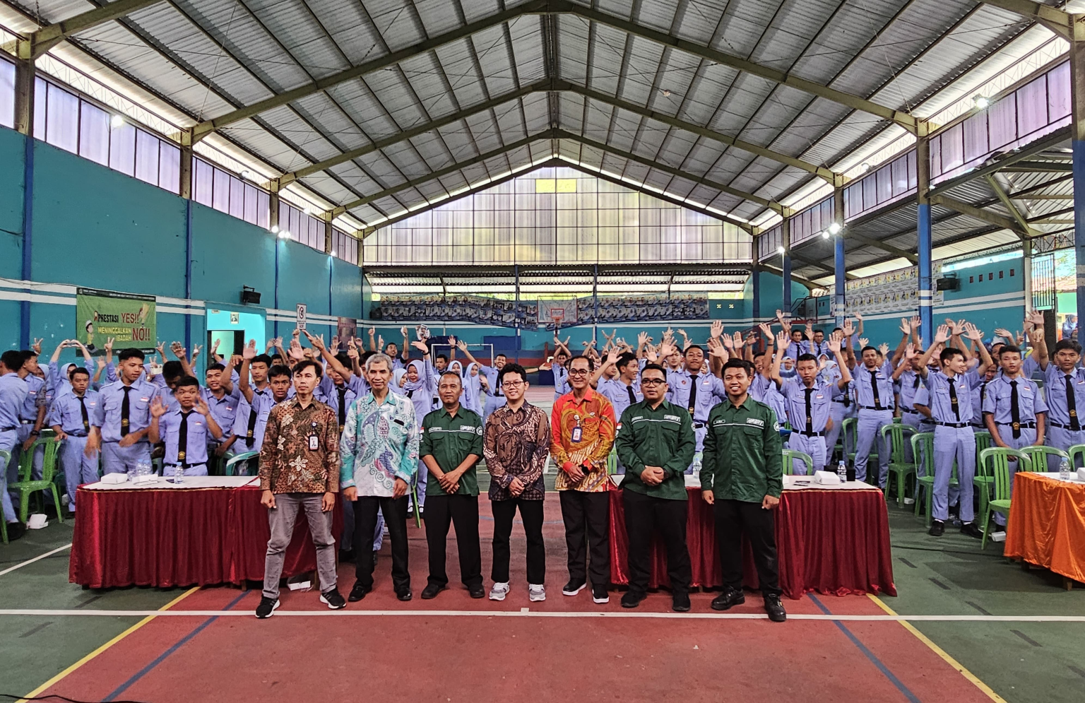 Kenalkan Teknologi Nuklir, Poltek Nuklir Selenggarakan Workshop Mekatronika di SMK N 1 Bawang